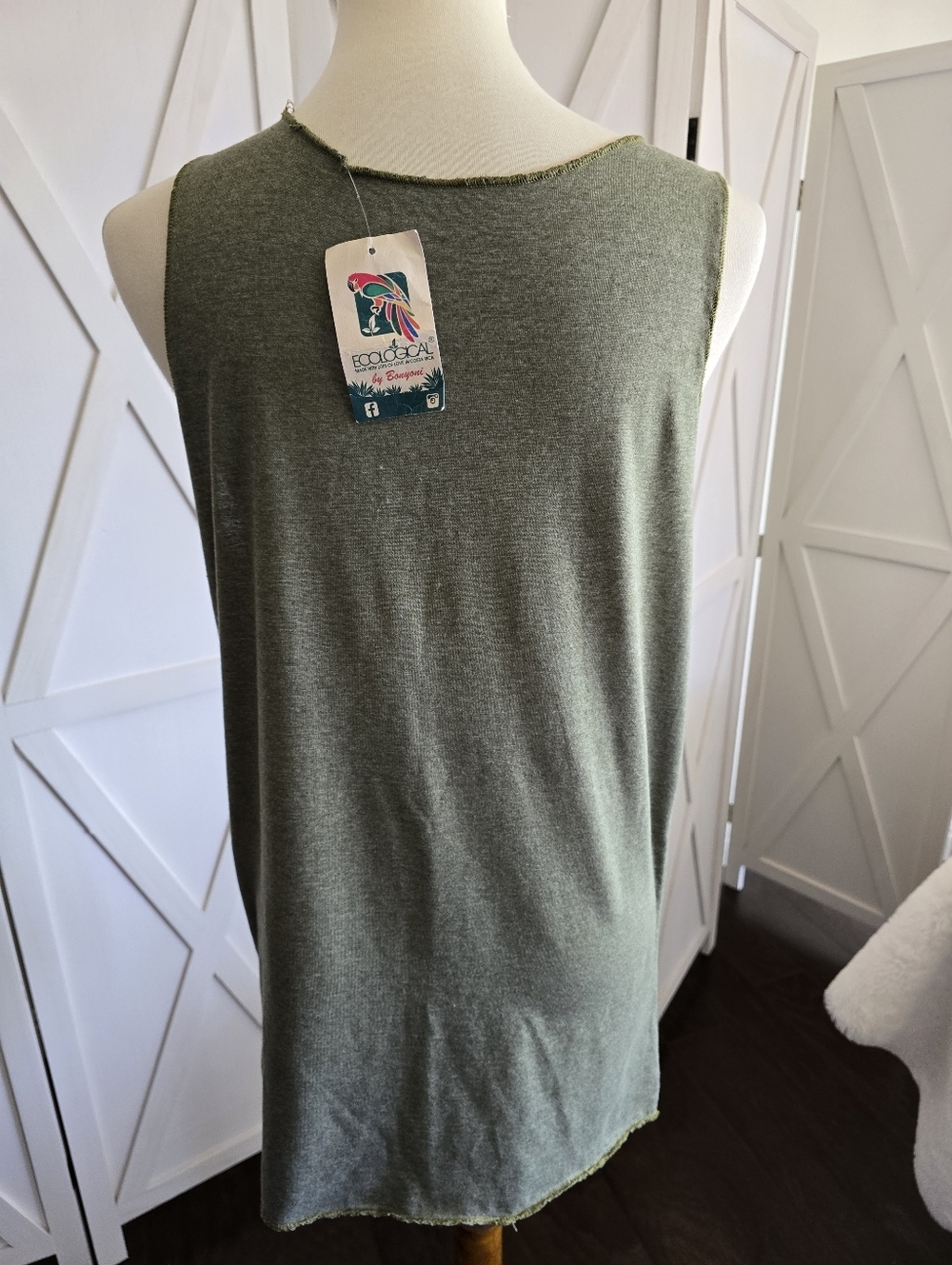 Costa Rica 'Pura Vida' Sloth Olive Green Tank Top - Picture 4 of 7